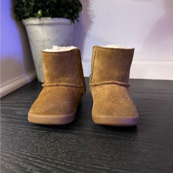 Ugg boots for toddler size 4-5c toddler preloved - Picture 2 of 11